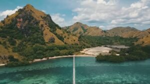 Sunset Trip Labuan Bajo: Kelor Island, Menjerite Bay Rinca Island & Kalong Island