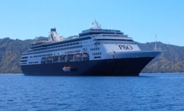 komodo island cruise ship tours