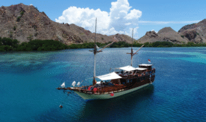 Komodo Trour 2 Days
